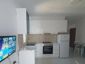 Komi's House - Roshnik