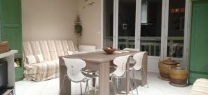 Vu Mer T2 plage centrale 6 personnes