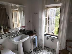 Appartements Agreable maison au centre de La Salvetat sur Agout : photos des chambres