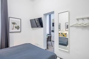 Ultra Central Mini Studio