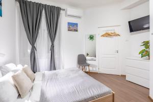 Central Simple Studio