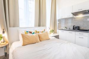 Extra Central Mini Studio - Lively Neighborhood