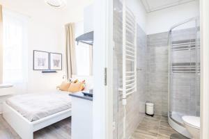 Extra Central Mini Studio - Lively Neighborhood