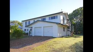 Beach Tails - Toogoom- Beachfront - Howard