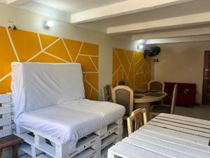 Umweltfreundliches Gemütliches Etagenbett Zimmer mit Privatem Bad Nähe Flughafen