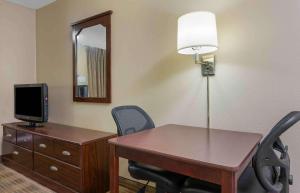 Studio 6 Suites Sacramento Northgate CA