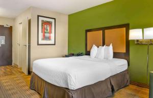 Queen Studio - Non-Smoking room in Extended Stay America Suites - Grand Rapids - Kentwood