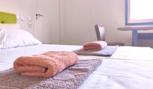 Hotels Hotel La Voile Bleue : photos des chambres