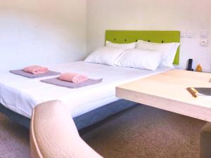 Hotels Hotel La Voile Bleue : photos des chambres