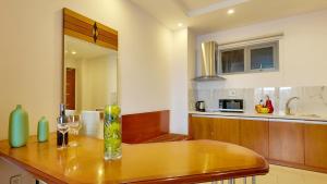 Căn hộ có Tầm nhìn (Apartment with View)