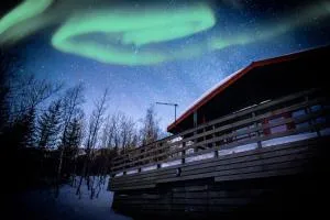 Selið Cottage Traditional with hot tub and lake view - 盖锡尔