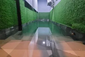 Maison Tres with Dipping Pool, billiards, airhockey, videoke and netflix and chill - Pinugay