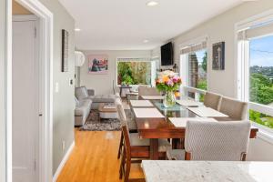 Blue Oasis with Amazing Olympic Views