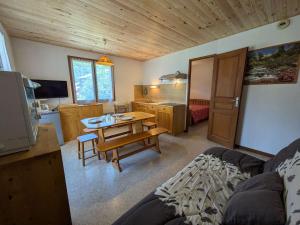 Appartement Calme au Centre de Beaufort - Balcon, Parking, Proche Commodités et Stations de Ski - FR-1-342-319