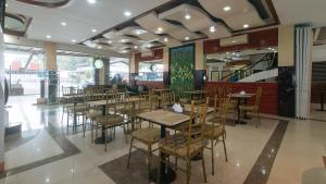 RedDoorz at Nick Hotel Isabela