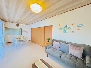 ANGO YUGAWARA New Open 駅から車で9分 デッキで無料でBBQで楽しめる プロジェクターと卓球台あり