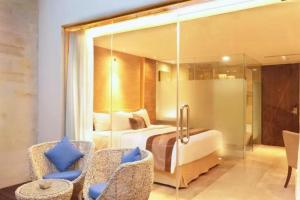 Damarlangit 1 BR Superior Terrace ZN73