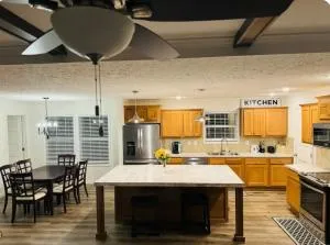 Beautiful, Cozy home in Concord - Cox Mill