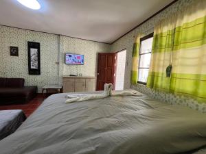 หาดช้างเผือกเจ้าสำราญ Chang Phueak Chao Samran Beach