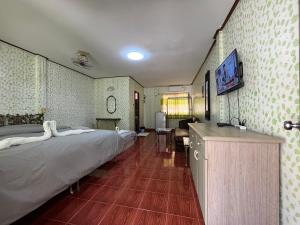 หาดช้างเผือกเจ้าสำราญ Chang Phueak Chao Samran Beach