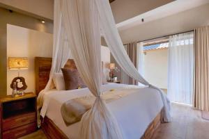 Asoka 4 BR Private Pool Villa ZN80