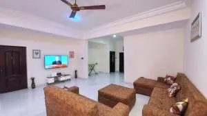 Executive 2 Bedroom Apartment - Ashalebotwe