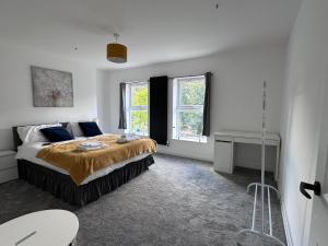 Self-contained 2-bedroom Apartments, Contractors Families Parking WiFi