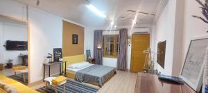 Lagom studio 24 - bathtub-balcony, Nguyen Du, Ben Nghe Ward, dist 1