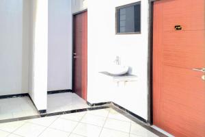 Urbanview The Halona near Jawa Timur Park 4