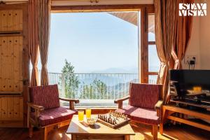 The Rustic Retreat by StayVista - 4BHK Valley-View Villa with Bar