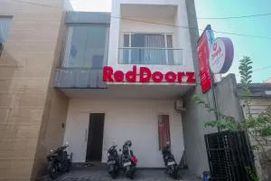 RedDoorz Syariah Near Simpang Lima Semarang - Kalibanteng-lor