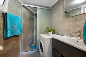 Family Home next to City Hall