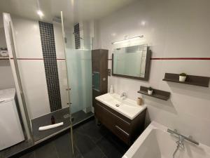 Appartements LA FORCLAZ - Centre ville & Lac, Balcon, Parking : photos des chambres