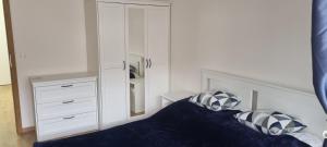 Garden Apartment, free private garage parking