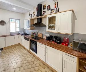 Villas Superbe Villa avec piscine, 4 chambres a Vinassan : photos des chambres