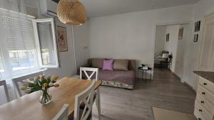 St Anthonys House with Parking