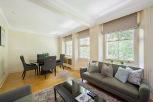 Beautiful 2-Bed Apartment with Private Elevator - Next To Winter Wonderland Hyde Park & Harrods