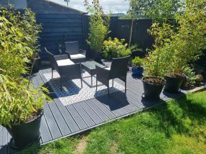 1-Bed Apartment - Sleeps 2 & Private Parking