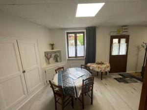 Maison avec terrasse avec vue sur la Reculée