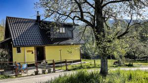 Kuća za odmor Forest Dream u blizini rijeke Kupe