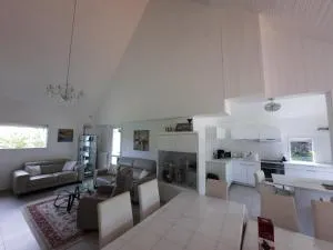 QUIET LUXURY HOUSE with garden, parkings, 10 min beach Conleau - Vannes