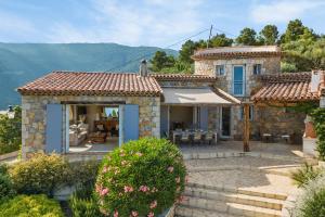 Maisons de vacances Villa La Genestiere - Familienoase und Golfertraum mit Infinity-Pool und 180-Grad-Panoramablick bis zum Meer : photos des chambres