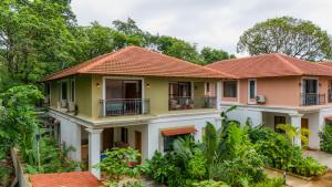 ELIVAAS 4 plus 1 BHK with Pvt pool - Amado Villa Shai