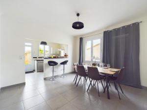 Maisons de vacances A 2,7 km de la plage, maison au calme pour 6 : photos des chambres