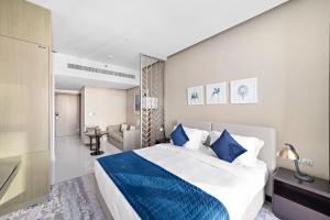 ALiving Modern Studio I Canal View I DAMAC Maison Prive A- 1102