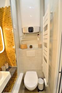 Tiny cosy studio NAMASTAY in trendy Canal St Martin area