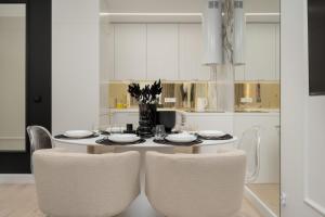 Elegant Apartment with Parking on Kępa Mieszczańska Wrocław by Renters Prestige