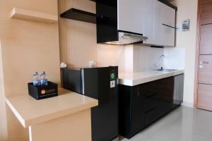 Good Deal Studio Room at Beverly Dago Apartment By Travelio