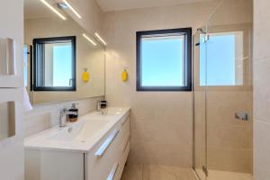Maisons de vacances Ti Braz Magnifique Maison Piscine : photos des chambres