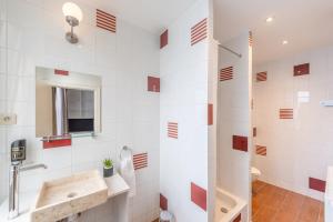 Budget Quadruple Room room in Hotel Barry